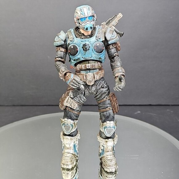 Neca Gears Of War 2 COG Soldier 7" Action Figure With Rifle - Picture 9 of 15